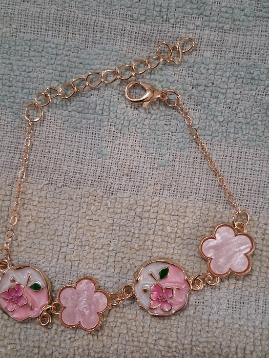 Jewelry - Pink Floral Gold-Tone Bracelet